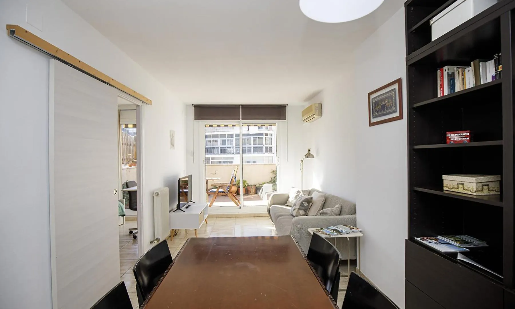 Apartamento Con Dos Grandes Terrazas En Girona Spain