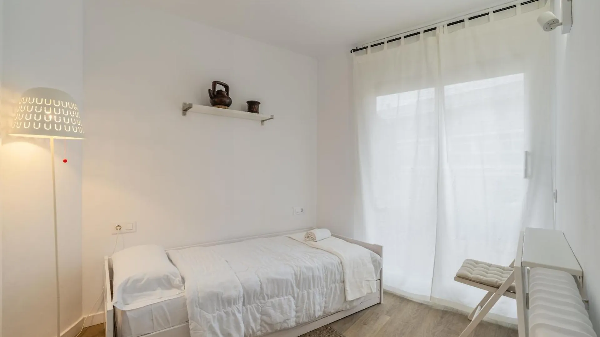 Apartamento Con Dos Grandes Terrazas En Girona 0*,  Spain